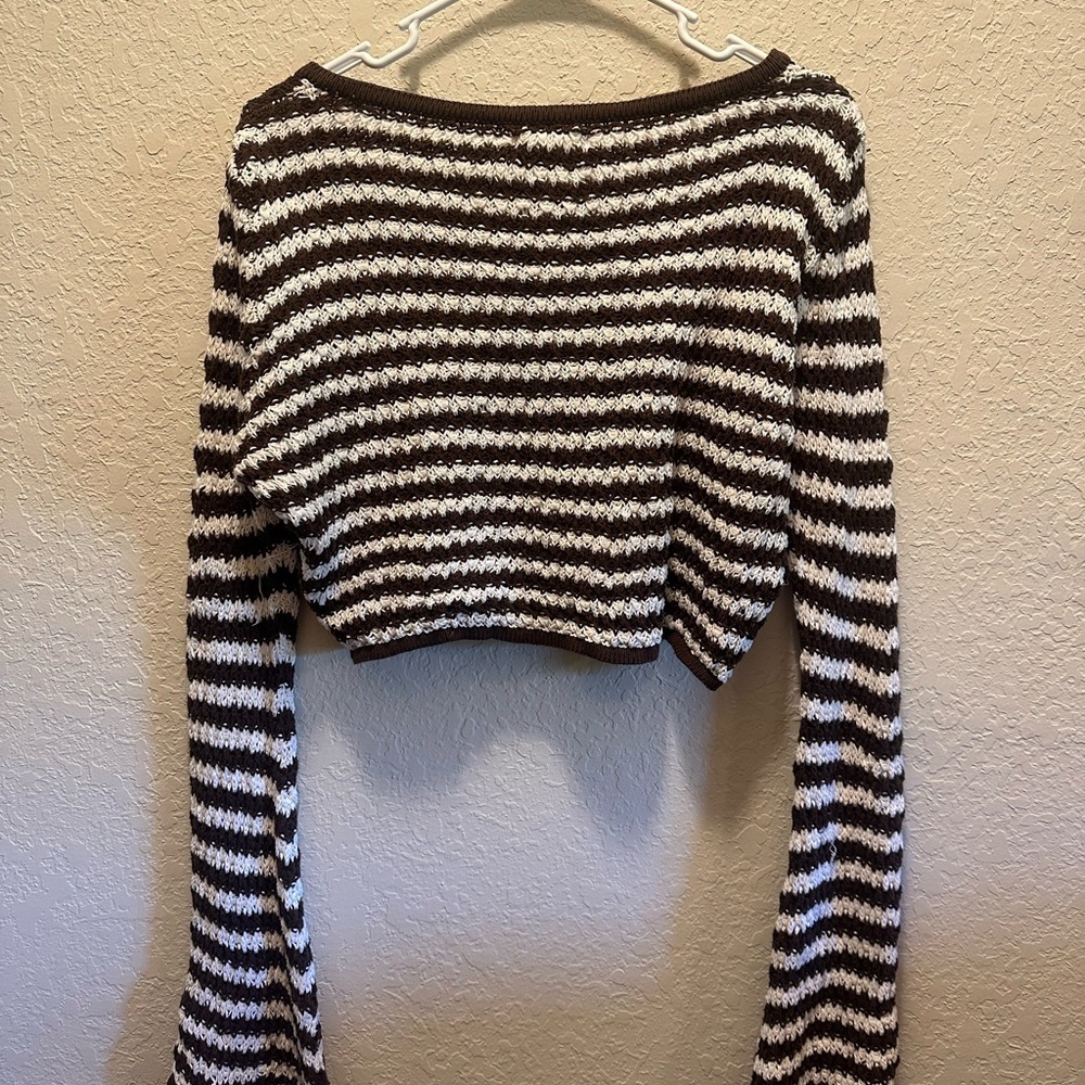 EARTHBOUND Brown and White Cropped Striped Sweater Size Large - Picture 4 of 4